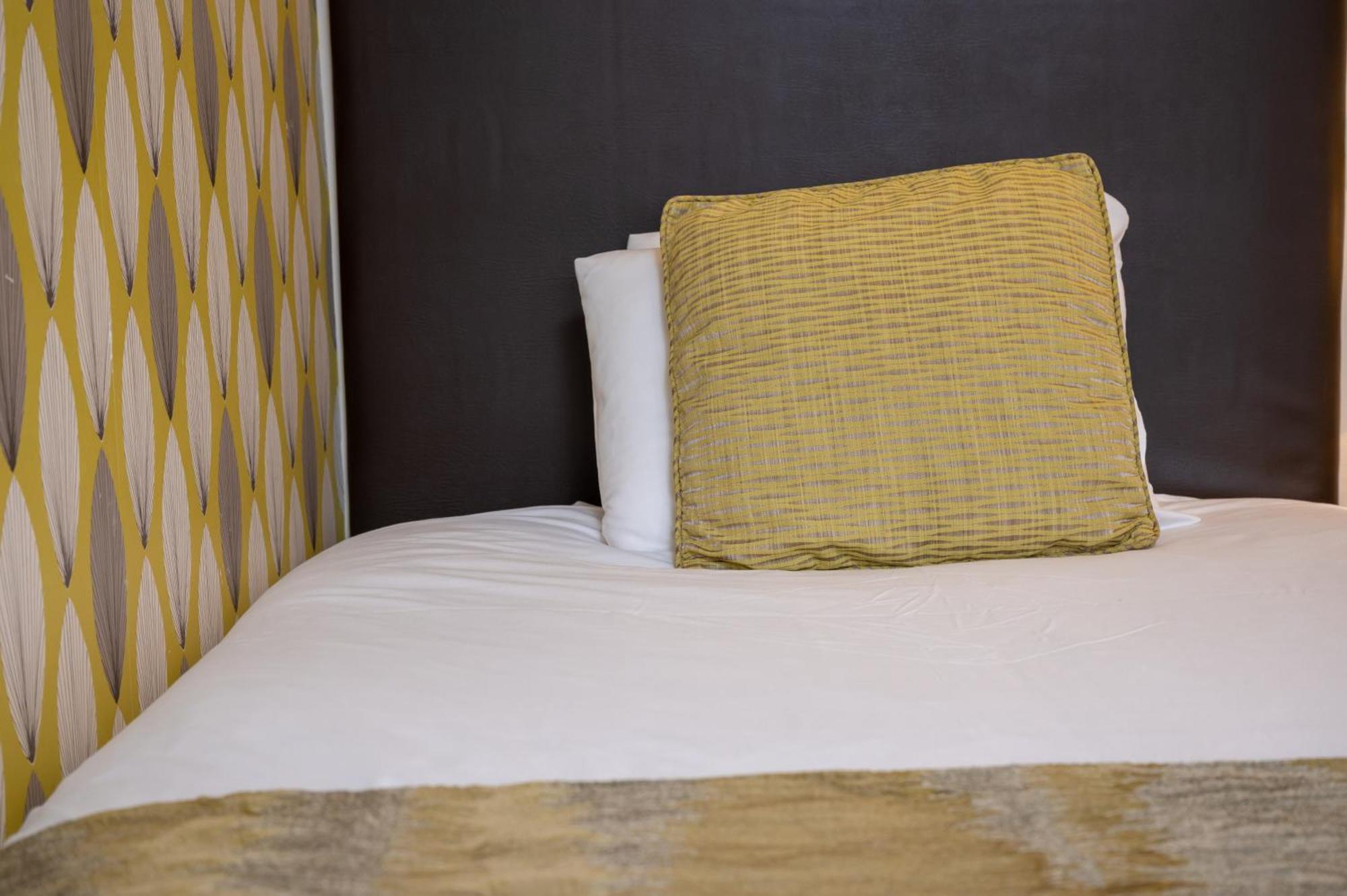 Cross Hands Hotel By Greene King Inns Old Sodbury Экстерьер фото