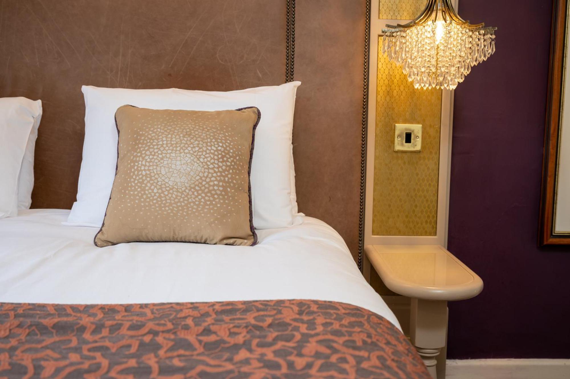 Cross Hands Hotel By Greene King Inns Old Sodbury Экстерьер фото