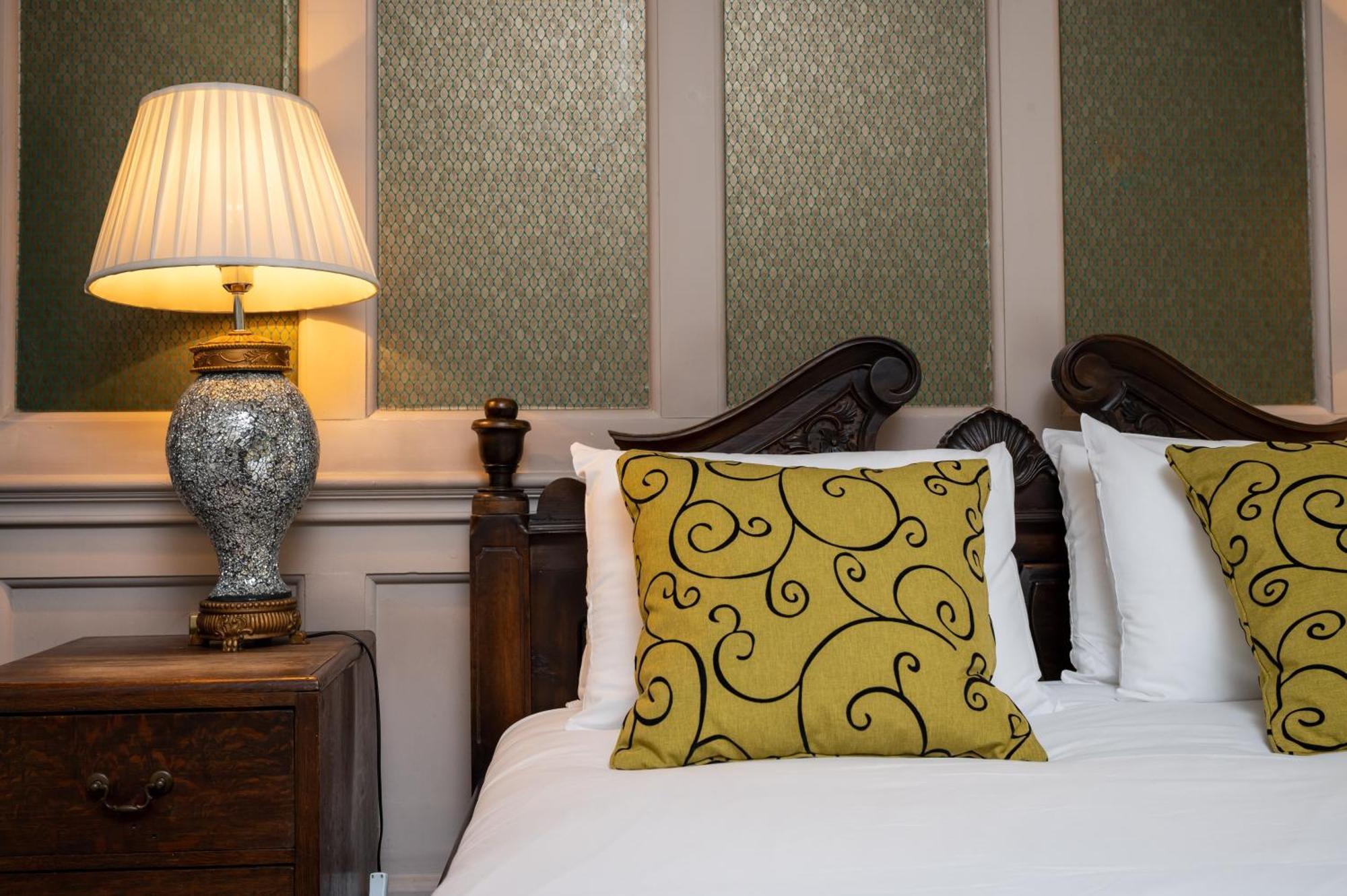 Cross Hands Hotel By Greene King Inns Old Sodbury Экстерьер фото